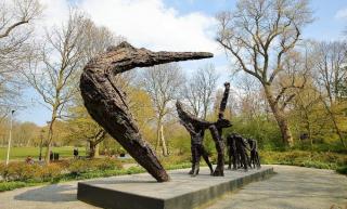 slavery-netherlands-statue